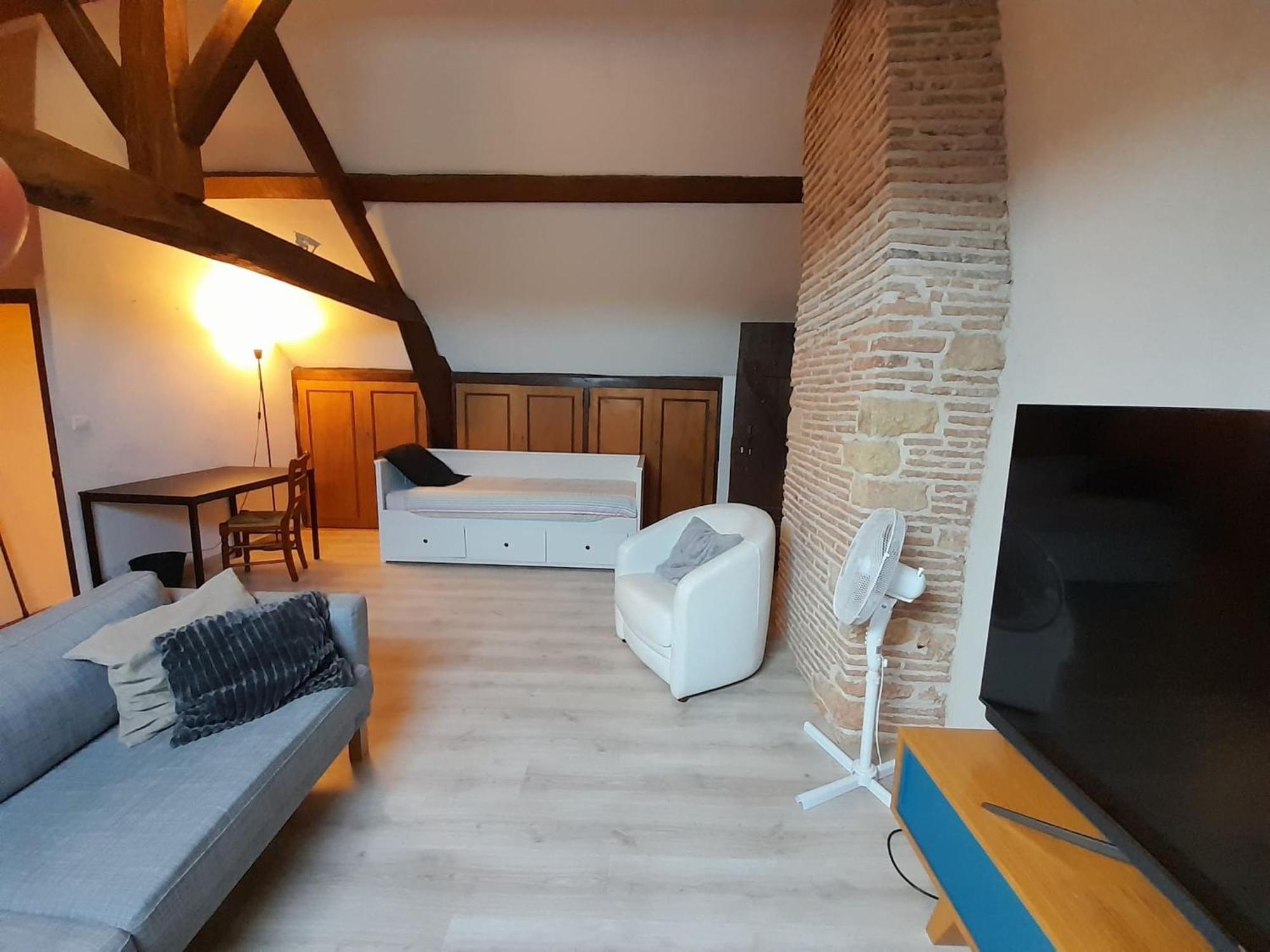 Les Anciennes écuries du Château Vatan Extérieur photo